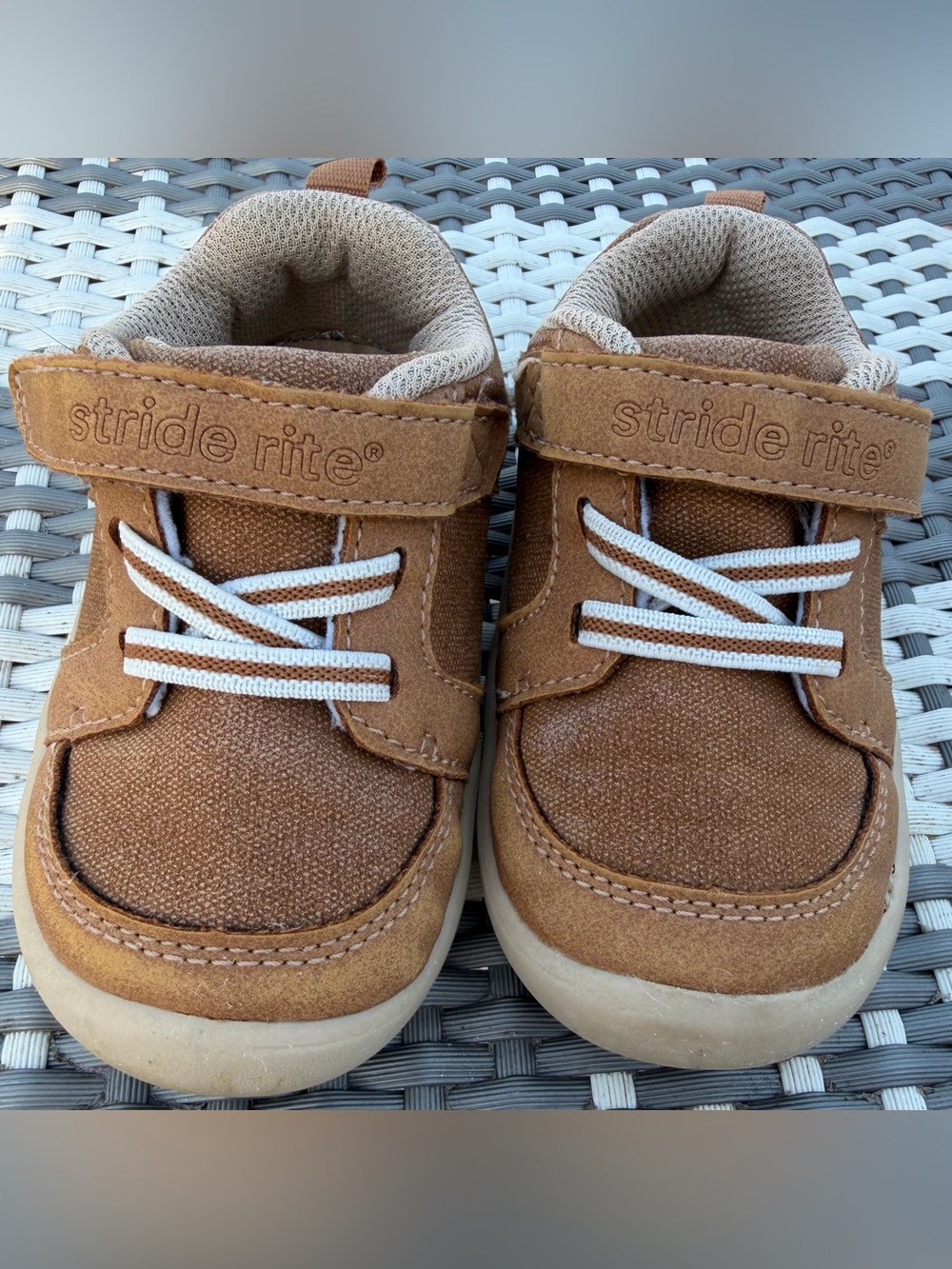 Stride Rite Munchkin Toddler 6 Brown Sneakers